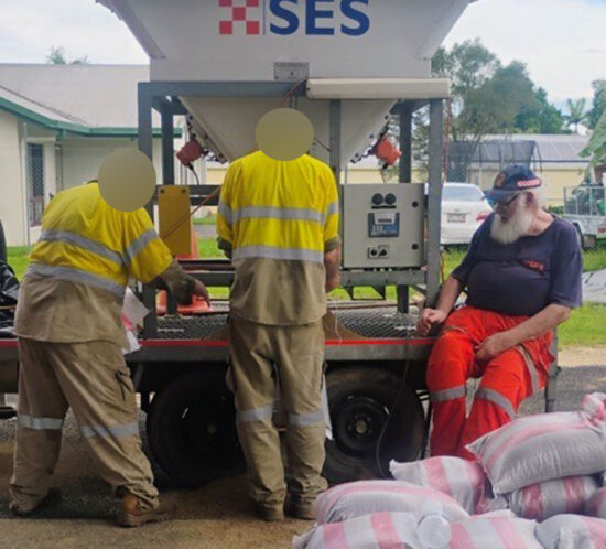 7 Qcs Prisoners Filling Sandbags In Preparation For Severe Weather, Innisfail, 31 Jan 25